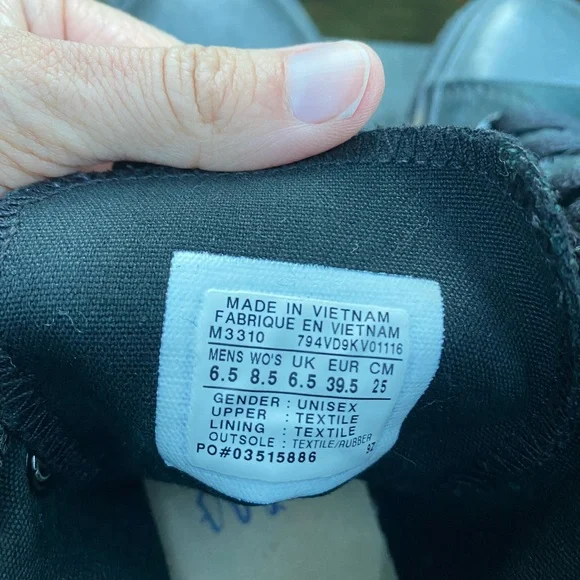 Converse Chuck Taylor All Stars SZ 8.5 - Picture 7 of 8